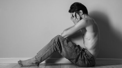 Adrian trzymał pod łóżkiem specjalną reklamówkę. „Rodzice bali się wypowiedzieć to słowo, jakby miało wyparzyć im język”